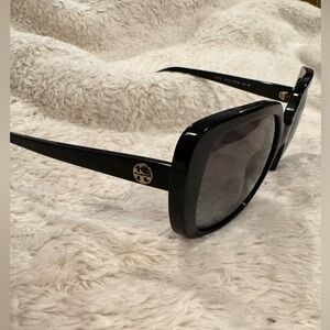 Tory Burch Black Sunglasses Polarized